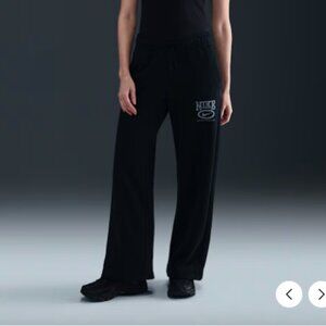 Nike Sportswear Club Fleece Women's Mid-Rise Graphic Wide-Leg Graphic Pants S